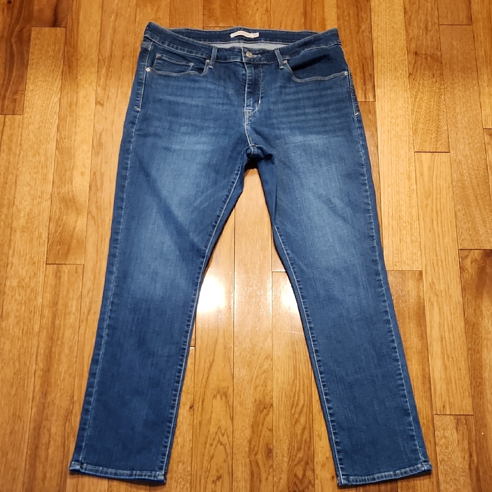 Levi Comfortable Blue Jeans Straight Leg Size 16